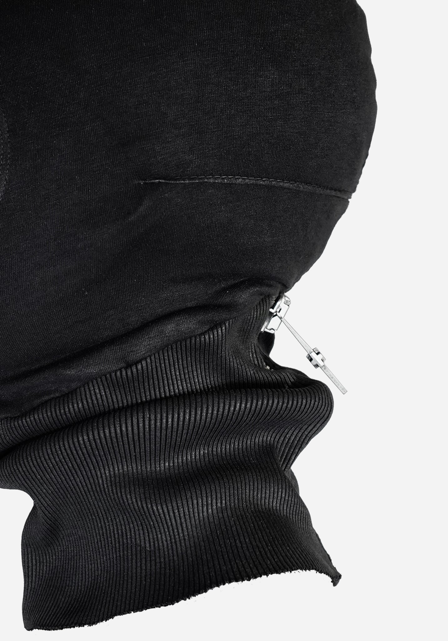 “PLUNGETHO” BACKZIP FLACCID MASK