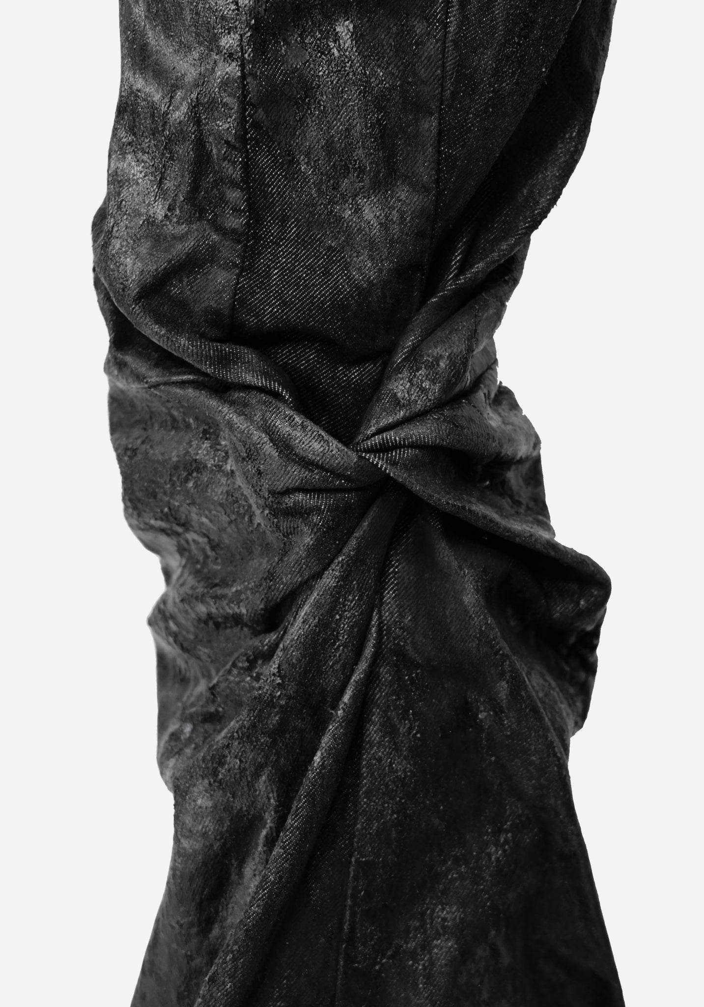 “KNOTTERSTAR” INSERTED KNOT FLARED GLASS DENIM